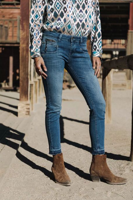 Jean FREEMAN T.PORTER ALEXA CROPPED Malaysia L